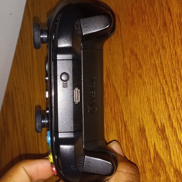Xbox controller - Picture 2 of 3